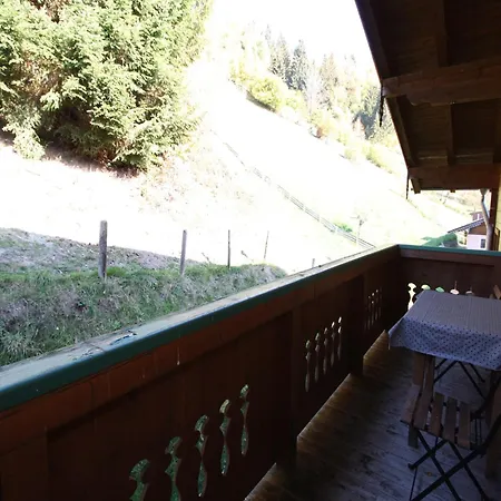 In At The Lift Wagrain