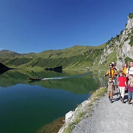 Appartement In Near Lift *